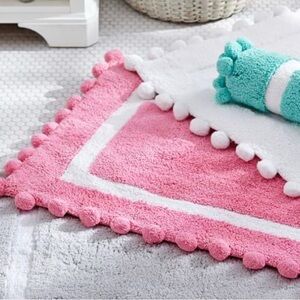 POTTERY BARN TEEN~New~Pink and White Pom Pom Trim Bath Mat